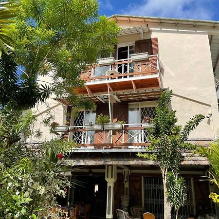 Chez Henri Hotel ปวงต์เดส์นี ภายนอก รูปภาพ