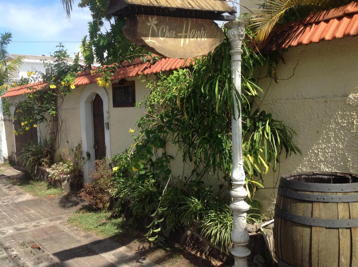 Chez Henri Hotel ปวงต์เดส์นี ภายนอก รูปภาพ